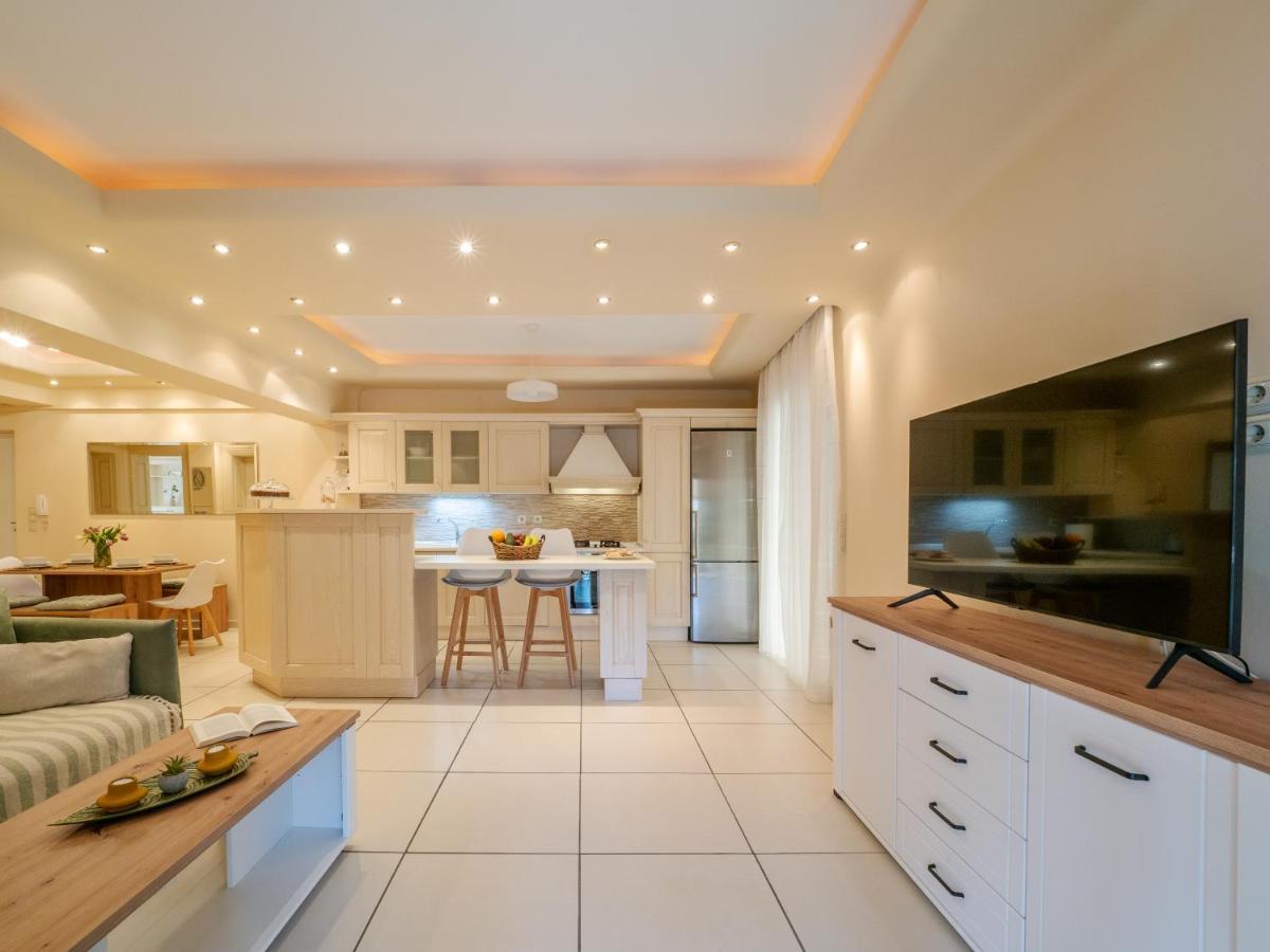 Aura Elegant Apartment Near Garitsa Bay Análipsis المظهر الخارجي الصورة