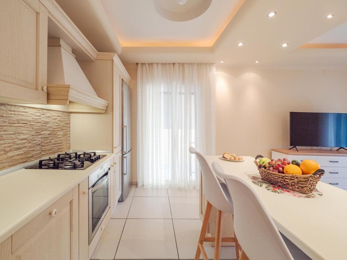 Aura Elegant Apartment Near Garitsa Bay Análipsis المظهر الخارجي الصورة