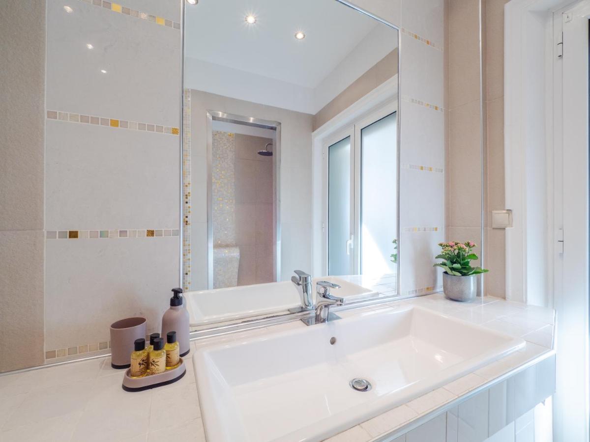 Aura Elegant Apartment Near Garitsa Bay Análipsis المظهر الخارجي الصورة